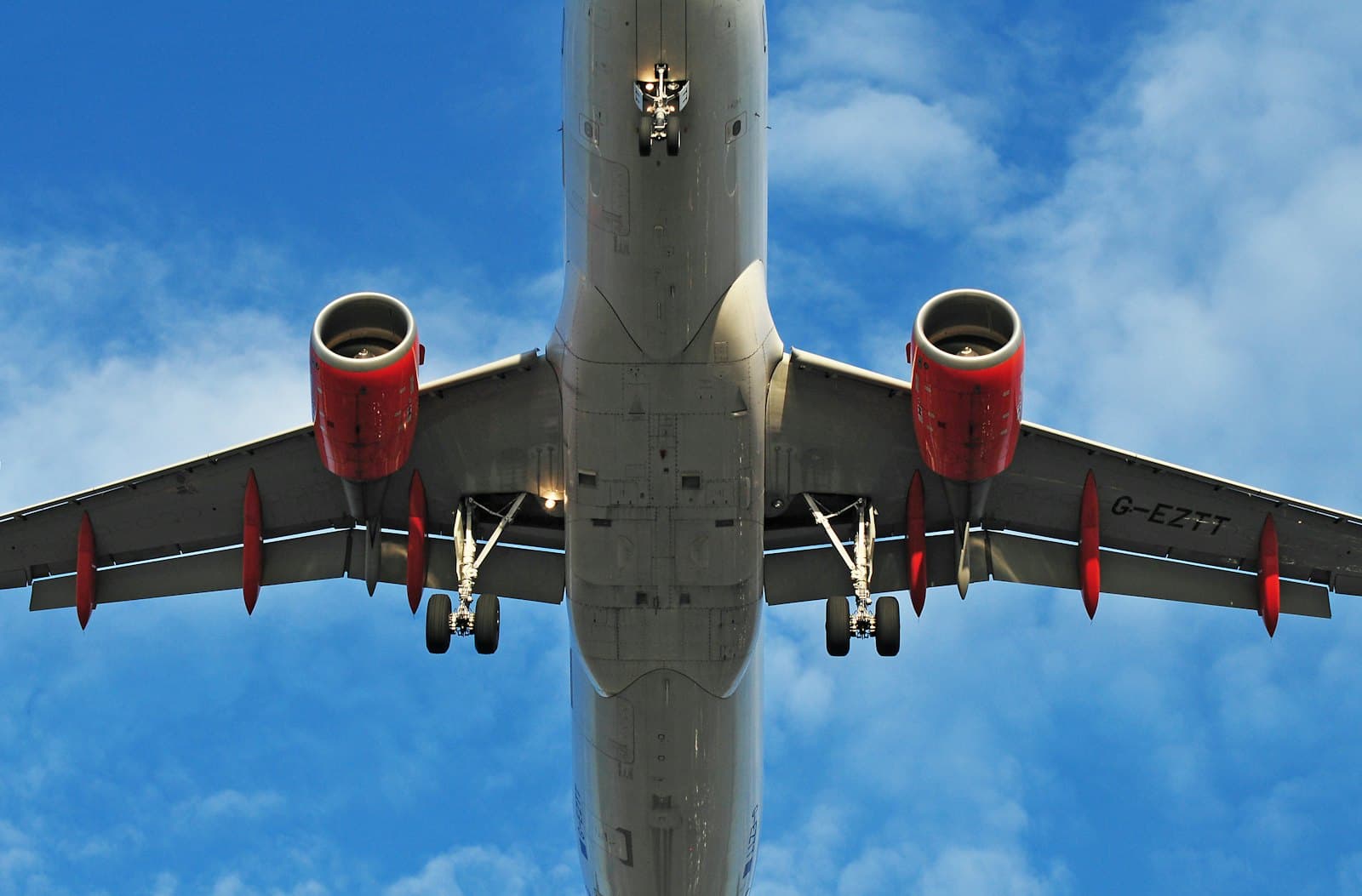 Airliner passing overhead on its approach to land